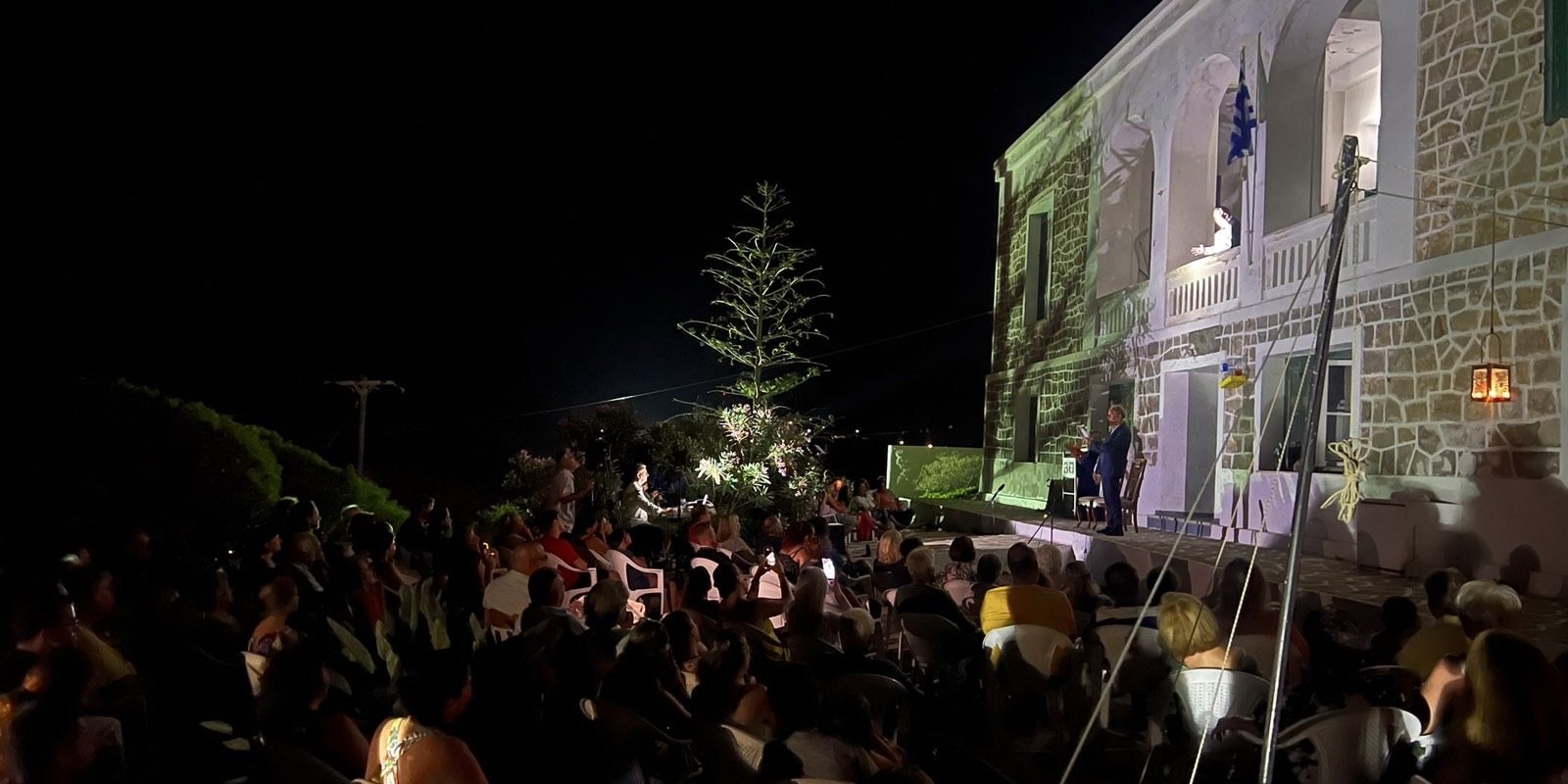 Αρωγός το Αφεντάκειο και στις θεατρικές παραστάσεις στην Κίμωλο